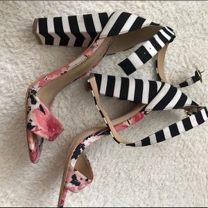 Open Toe Printed Sandals